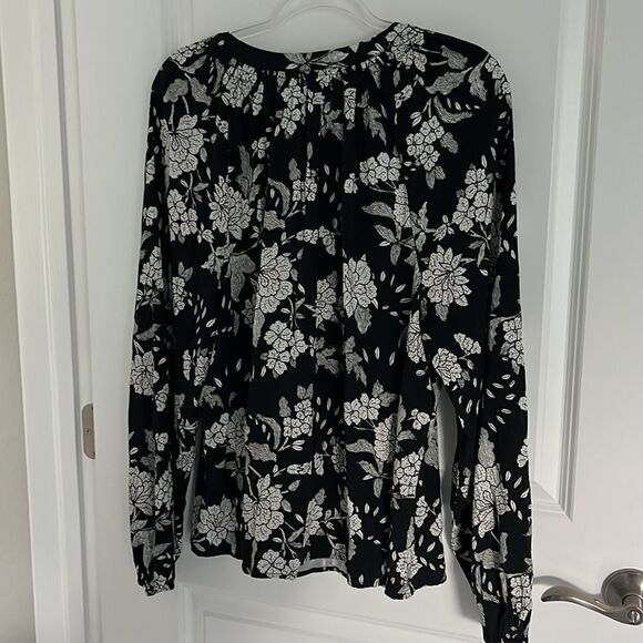 crown & ivy Black Floral Bling Front Buttons V Neck Loose Fit NWT XL - Picture 4 of 10